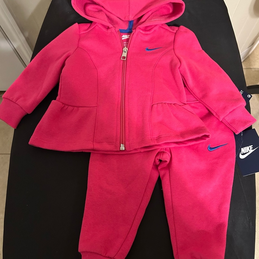 Nike Baby Girls Two-Piece Peplum Hoodie Jogger Tracksuit Set/12 Months/NWT